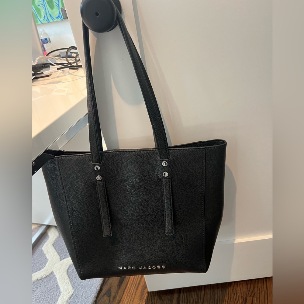 Marc Jacobs tote bag.
